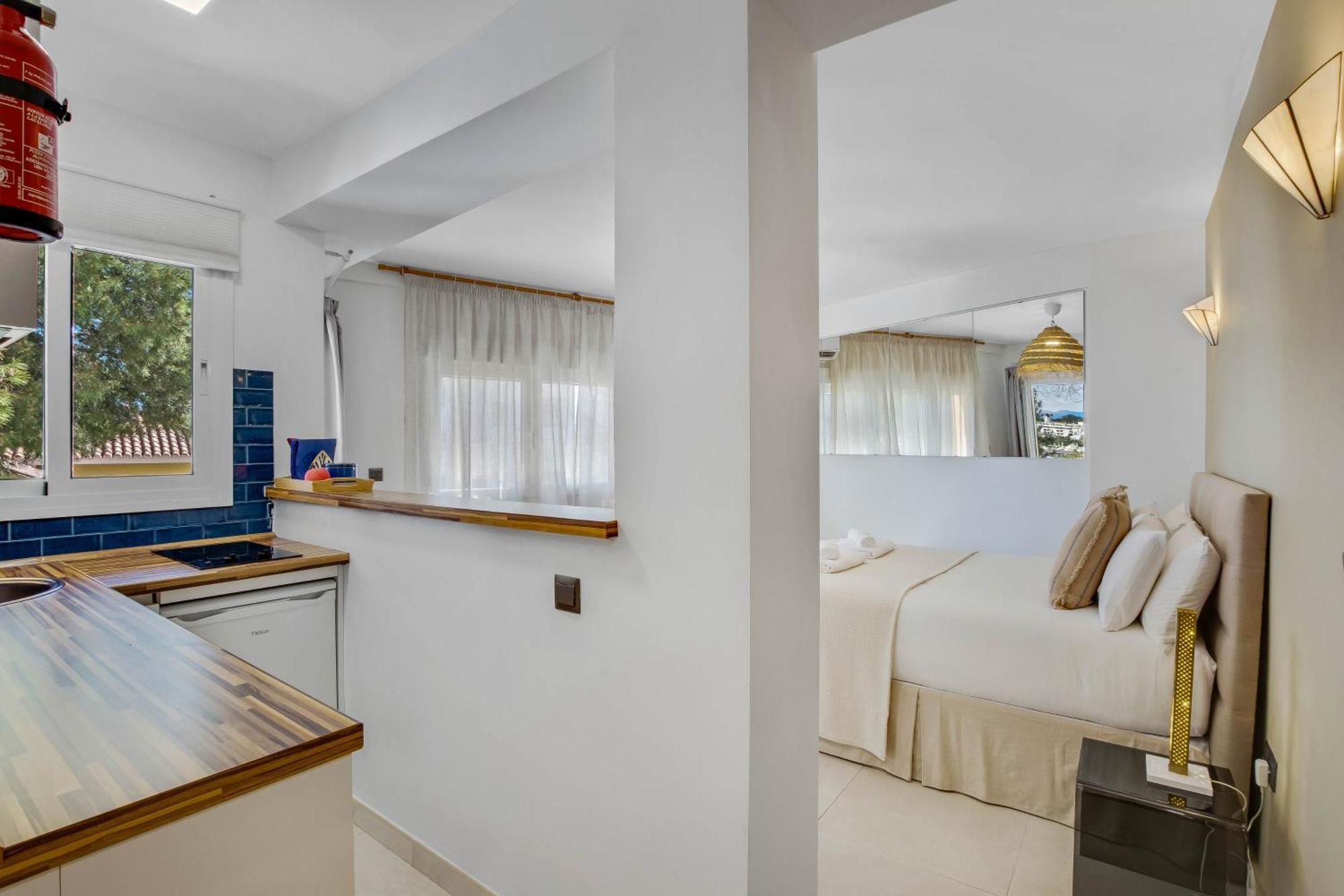 Shiny Studio With Pool & Carihuela Beach At 500M Torremolinos Exterior photo